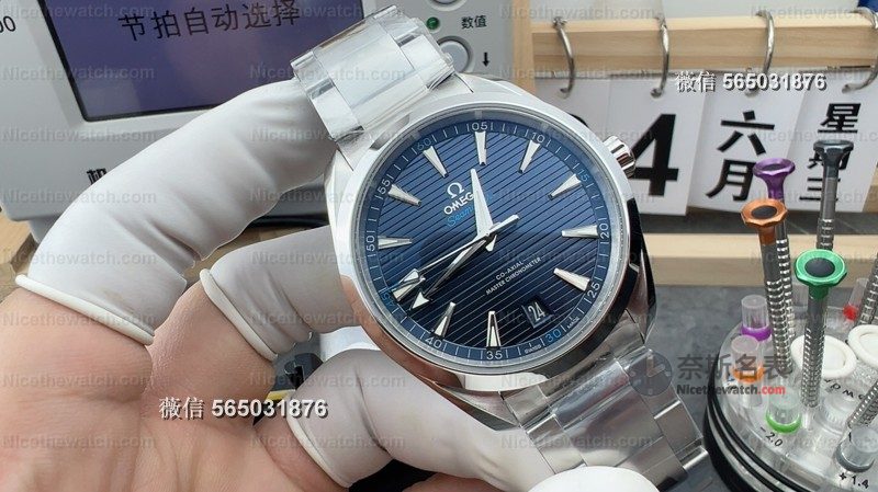 VS 厂海马 150 新款 38mm 实测:丹东 8800 机芯 + 三色可选,这款小手腕专属太友好了! | 奈斯探表 VS 厂海马 150 新款 38mm 实测:丹东 8800 机芯 + 三色可选,这款小手腕专属太友好了! | 奈斯探表
