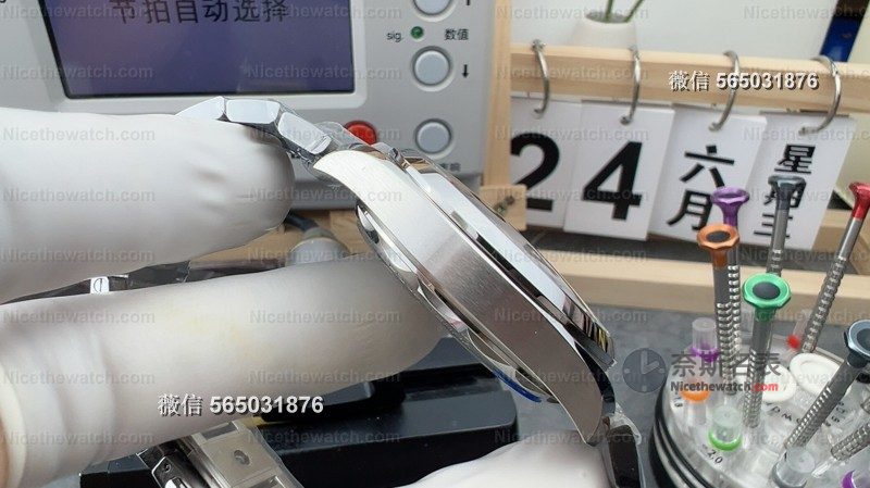 VS 厂海马 150 新款 38mm 实测:丹东 8800 机芯 + 三色可选,这款小手腕专属太友好了! | 奈斯探表 VS 厂海马 150 新款 38mm 实测:丹东 8800 机芯 + 三色可选,这款小手腕专属太友好了! | 奈斯探表