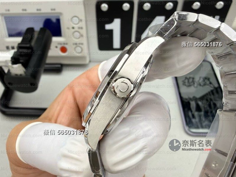 VS 厂海马 150 新款 38mm 实测:柚木盘 + 快调日历,这款小手腕专属太友好了! | 奈斯探表 VS 厂海马 150 新款 38mm 实测:柚木盘 + 快调日历,这款小手腕专属太友好了! | 奈斯探表