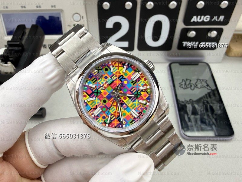 VS 厂蚝式恒动欢乐盘实测:彩色像素盘面 + 丹东 3230,这款艺术复刻太酷了! | 奈斯探表 VS 厂蚝式恒动欢乐盘实测:彩色像素盘面 + 丹东 3230,这款艺术复刻太酷了! | 奈斯探表