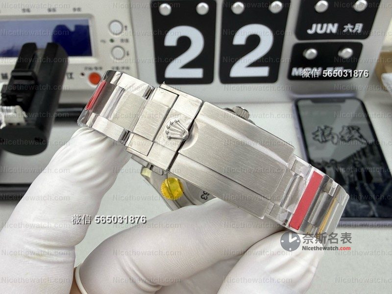 VS 厂钛游艇无卡度实测：丹东 3235 机芯 +105 克超轻，这款复刻游艇真的顶！ | 奈斯探表
