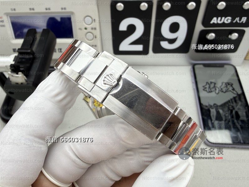 VS 厂熊猫迪无卡度实测:丹东 4131 机芯 + 装饰板设计,这款复刻迪怎么选? | 奈斯探表 VS 厂熊猫迪无卡度实测:丹东 4131 机芯 + 装饰板设计,这款复刻迪怎么选? | 奈斯探表