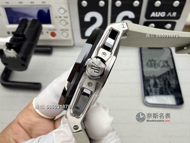 DDF 厂离岸型 26420 实测：丹东 4401 机芯 + 快拆胶带，这款复刻 AP 太硬核了！ | 奈斯探表