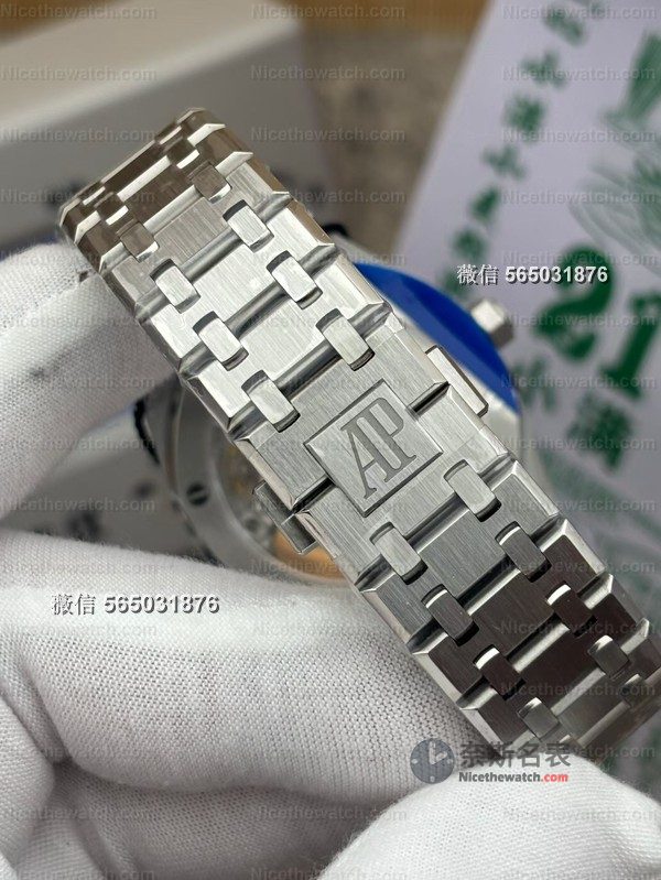 ZF 厂爱彼 15500 全新升级实测:4302 一体无卡度机芯,这款复刻钢王能否登顶? | 奈斯探表 ZF 厂爱彼 15500 全新升级实测:4302 一体无卡度机芯,这款复刻钢王能否登顶? | 奈斯探表