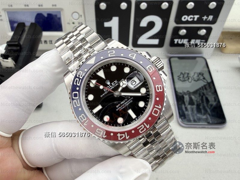 拒绝一眼假！VS厂格林尼治V3全方位实测：铂金粉圈口与油压字体质感直接拉满 | 奈斯探表