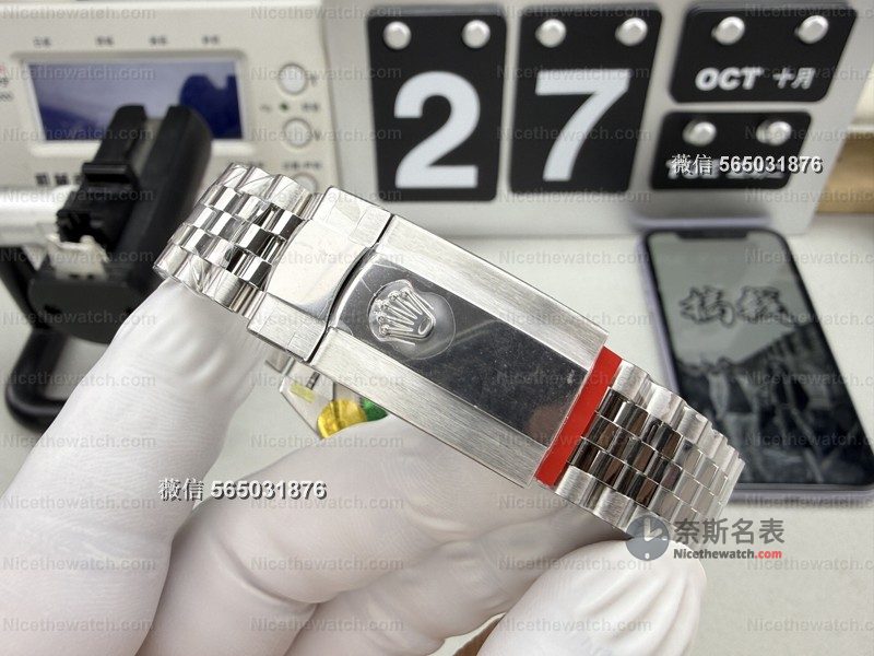VS厂烟熏绿日志上手体验：36mm与41mm黄金尺寸怎么选？老钱风佩戴质感直接封神 | 奈斯探表